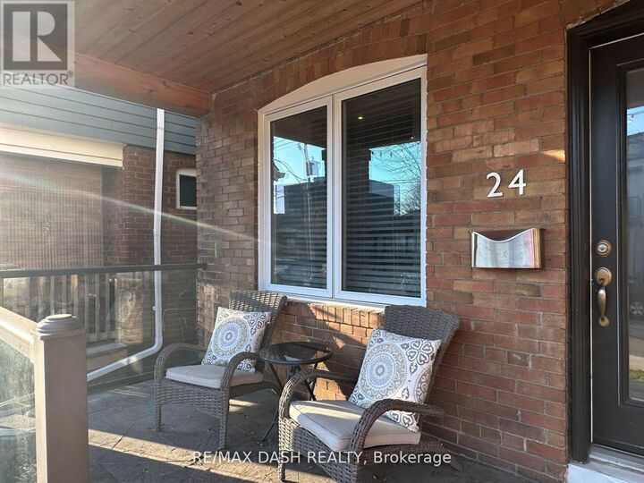 Property Photo:  24 Berkshire Avenue  ON M4M 2Z6 