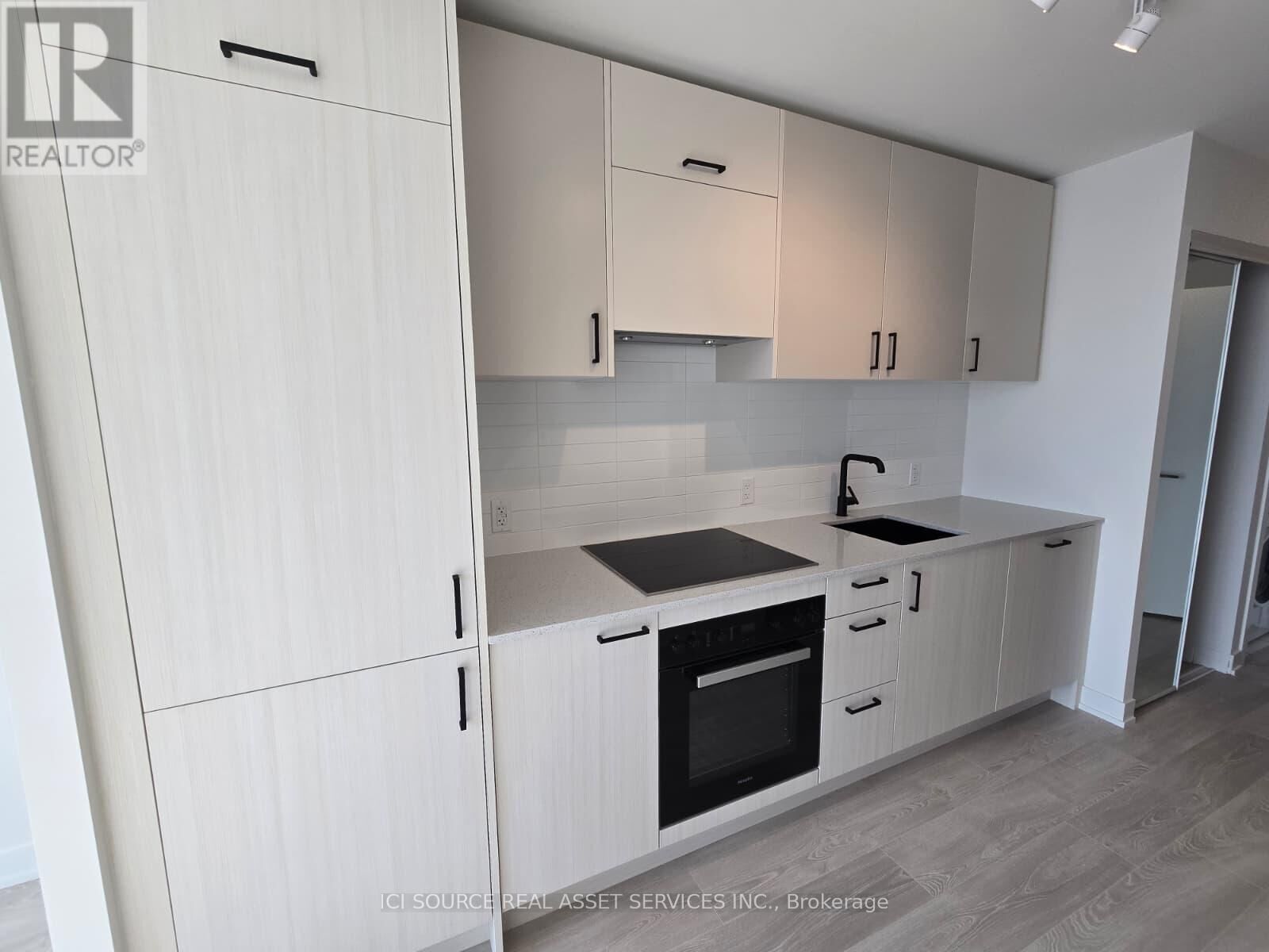 Property Photo:  1 Quarrington Lane 3509  ON M3C 0S4 
