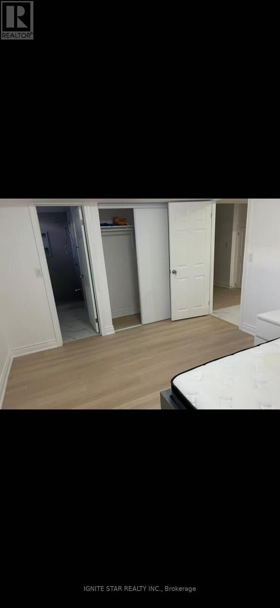 Property Photo:  2599 Ambercroft Drive  ON L5M 4K5 