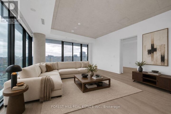 Property Photo: 195 McCaul Street 1711 ON M5T 0E5
