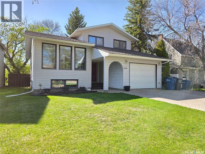 Property Photo:  204 1st Street E  SK S0C 0R0 