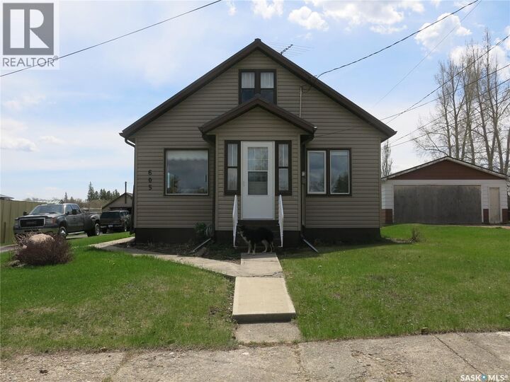 Property Photo:  605 Ludwig Avenue  SK S0A 2T0 
