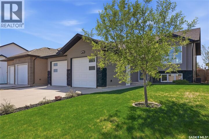 Property Photo: 449 Snead Crescent SK S0K 4S1