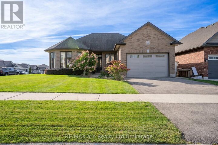 Property Photo:  220 Poldon Drive  ON N0J 1P0 