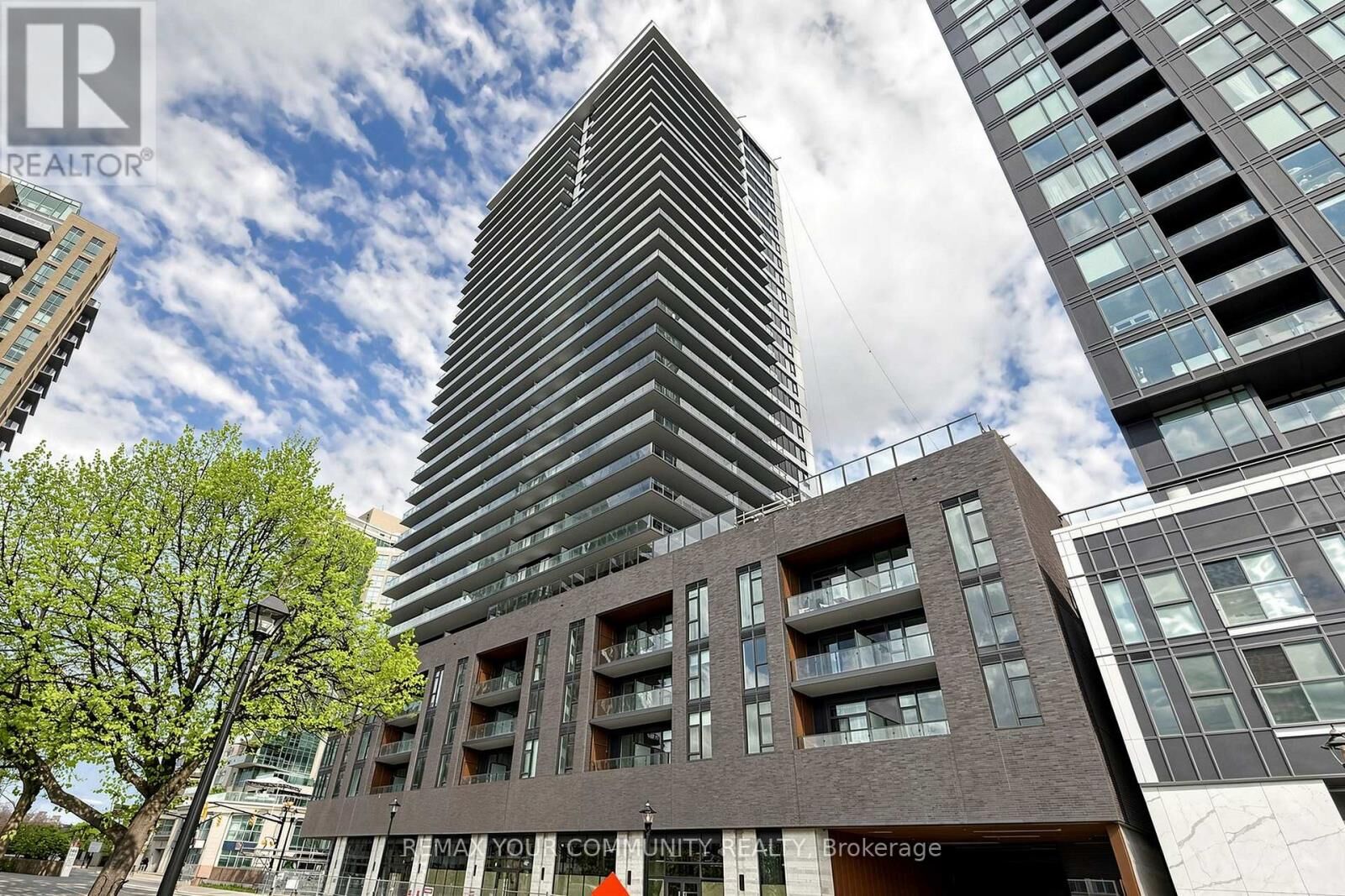 Property Photo: 2075 Lakeshore Road 1607 ON L7R 0H3
