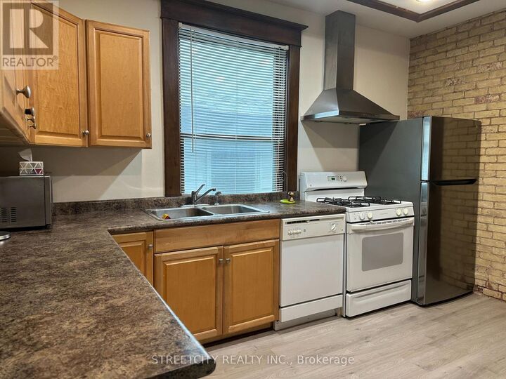 Property Photo:  17 St. Andrew Street  ON N6H 1Z4 
