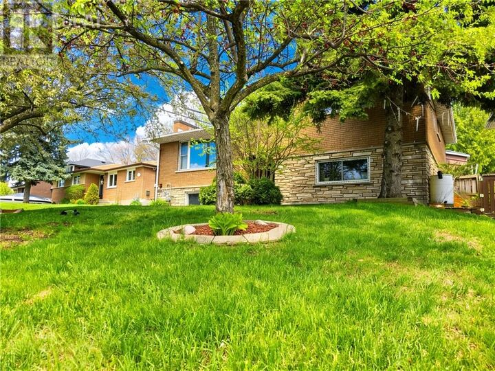 Property Photo: 896 Grandview ON P3A 2H2