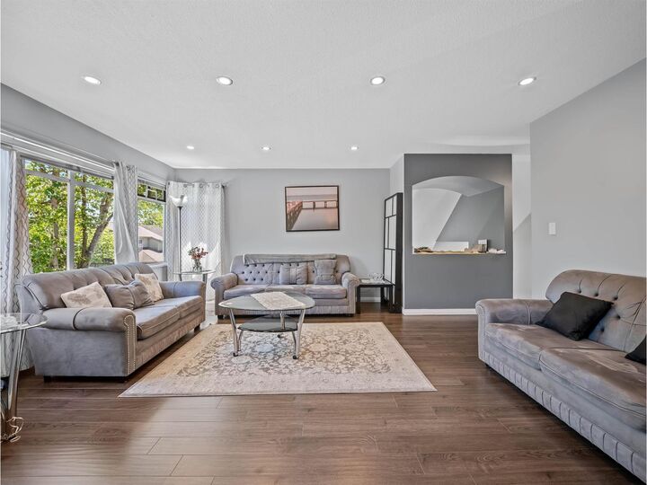 Property Photo:  10238 155A Street 3  BC V3R 0V8 