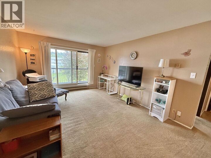 Property Photo: 398 Roddis Drive 203 BC V2J 1A6