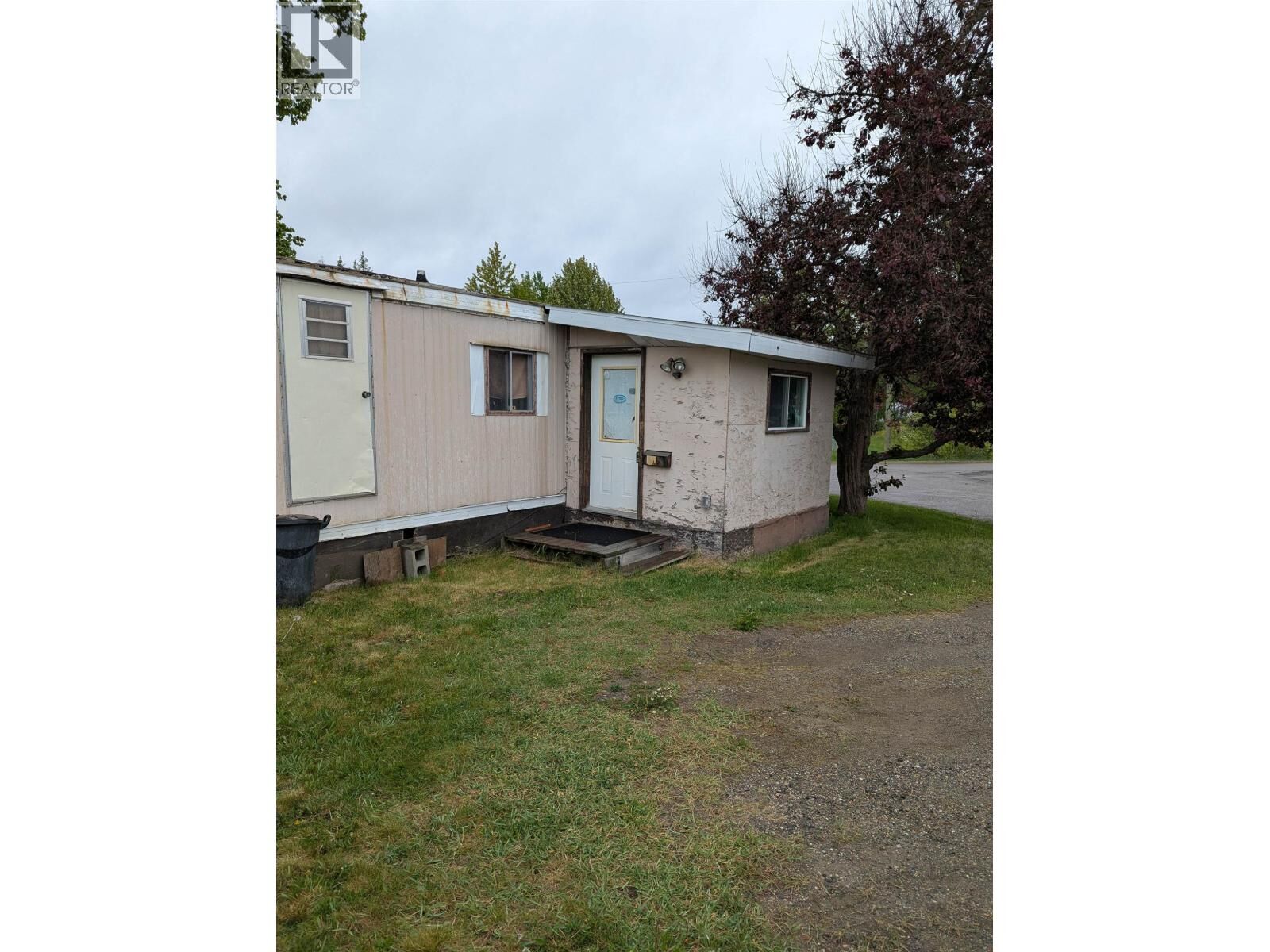 Property Photo:  3730 Lansdowne Crescent 35  BC V2N 2S5 