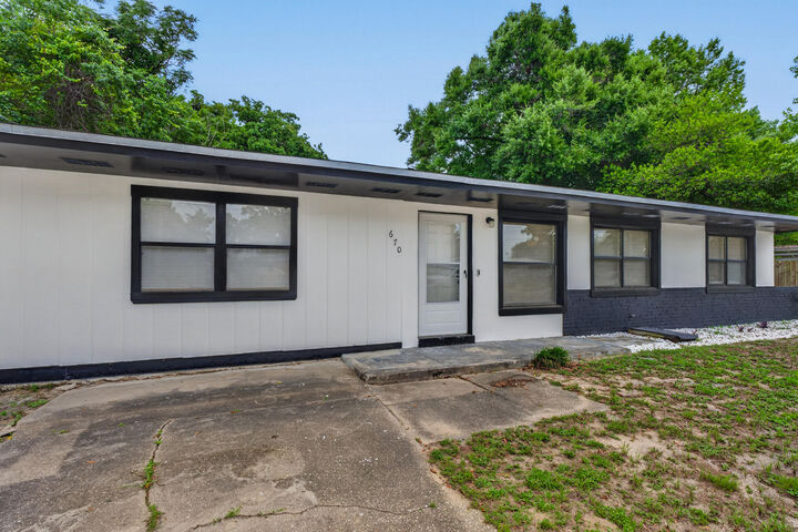 Property Photo:  670 Shrewsbury Road  FL 32569 