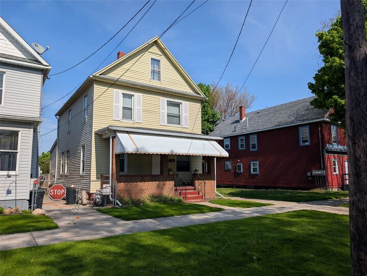 Property Photo:  125 Parade Street  PA 16507 