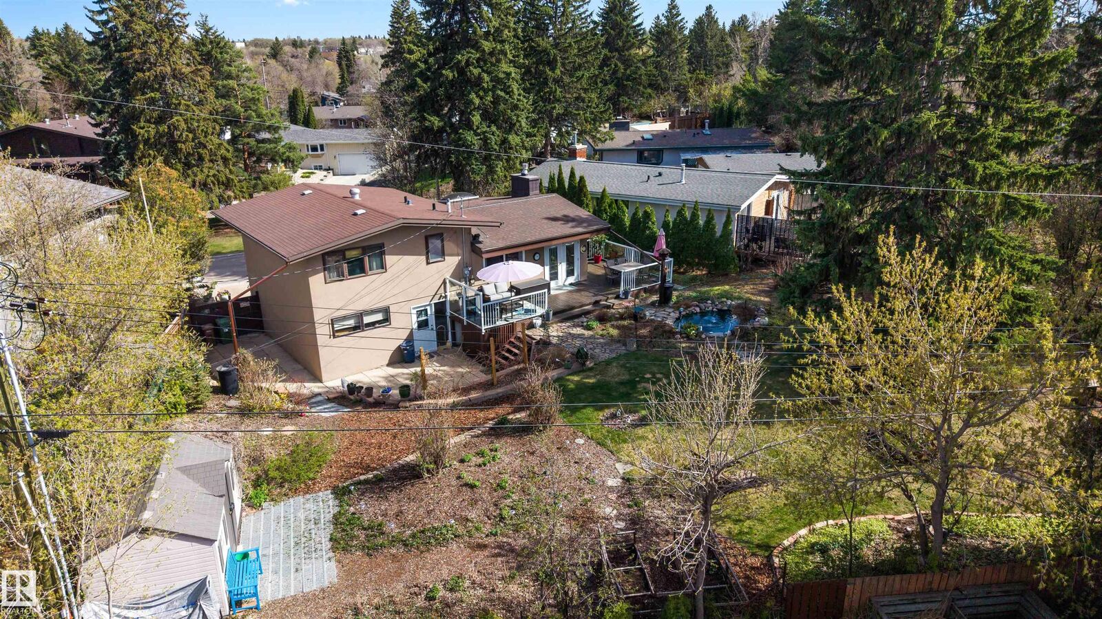 Property Photo: 8 Garland Place AB T8N 1A7