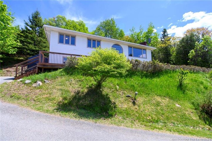 Property Photo: 462 Gondola Point Road NB E2E 1E2