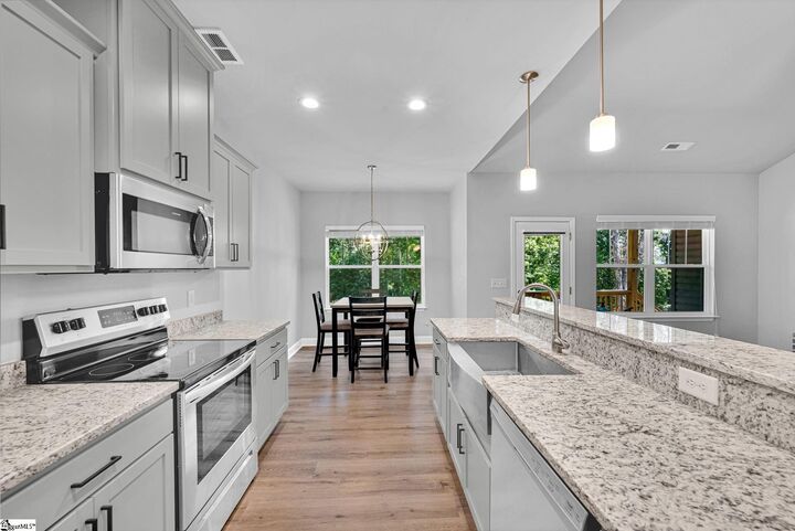 Property Photo:  409 Hillside Drive  SC 29625 