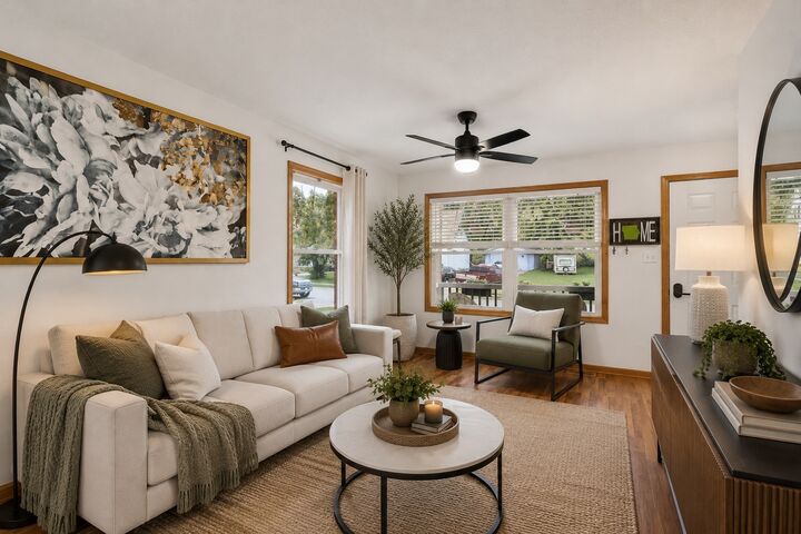 Property Photo:  816 23rd Street  IA 50312 