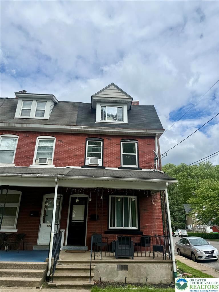 Property Photo:  802 Elm Street  PA 18018 