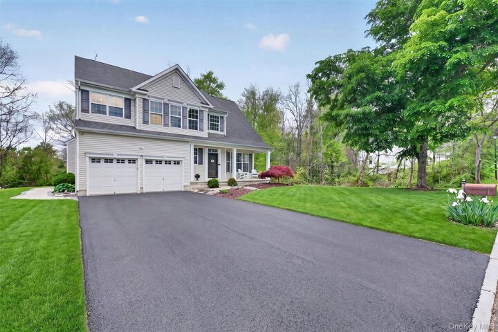 Property Photo:  14 Galloway Lane  NY 12586 