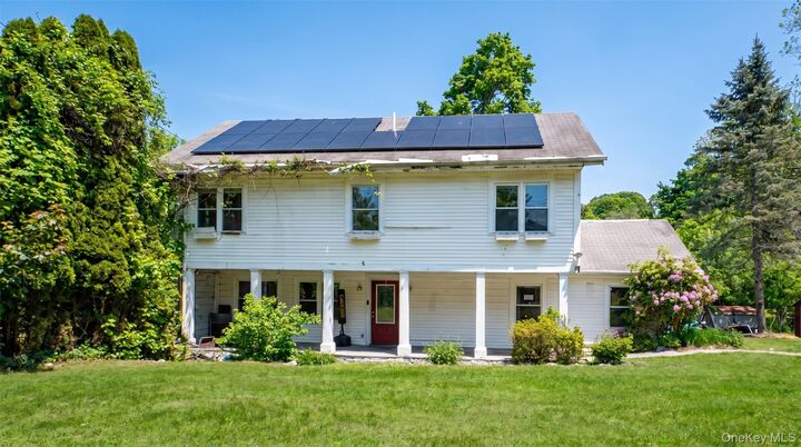 Property Photo:  26 Crugers Avenue  NY 10520 