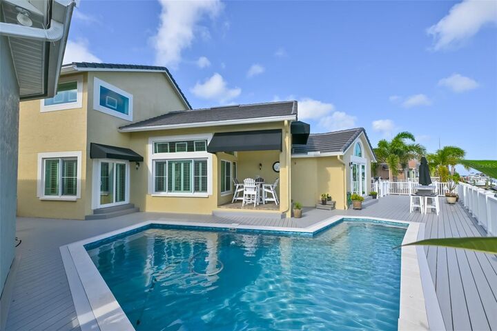 Property Photo:  831 Symphony Isles Boulevard  FL 33572 