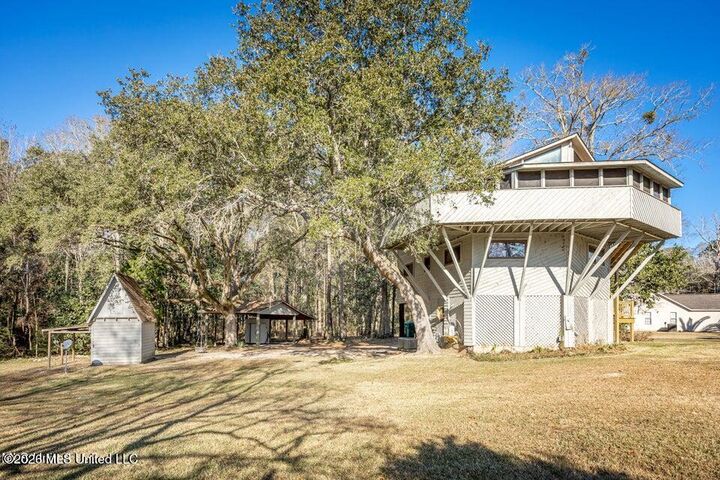 Property Photo:  7417 Bluff Point Road  MS 39553 