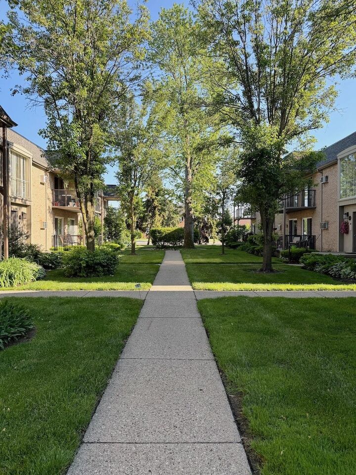 Property Photo:  1723 E 14 Mile Road B  MI 48009 