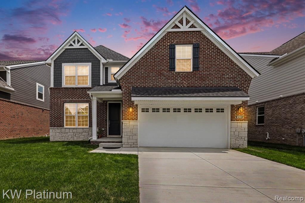 Property Photo:  4918 Knollwood Drive  MI 48085 3348 