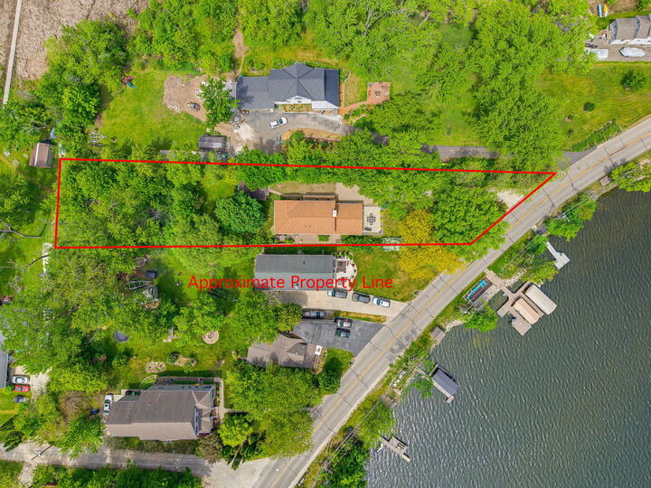 Property Photo: 6912 N Tichigan Rd WI 53185