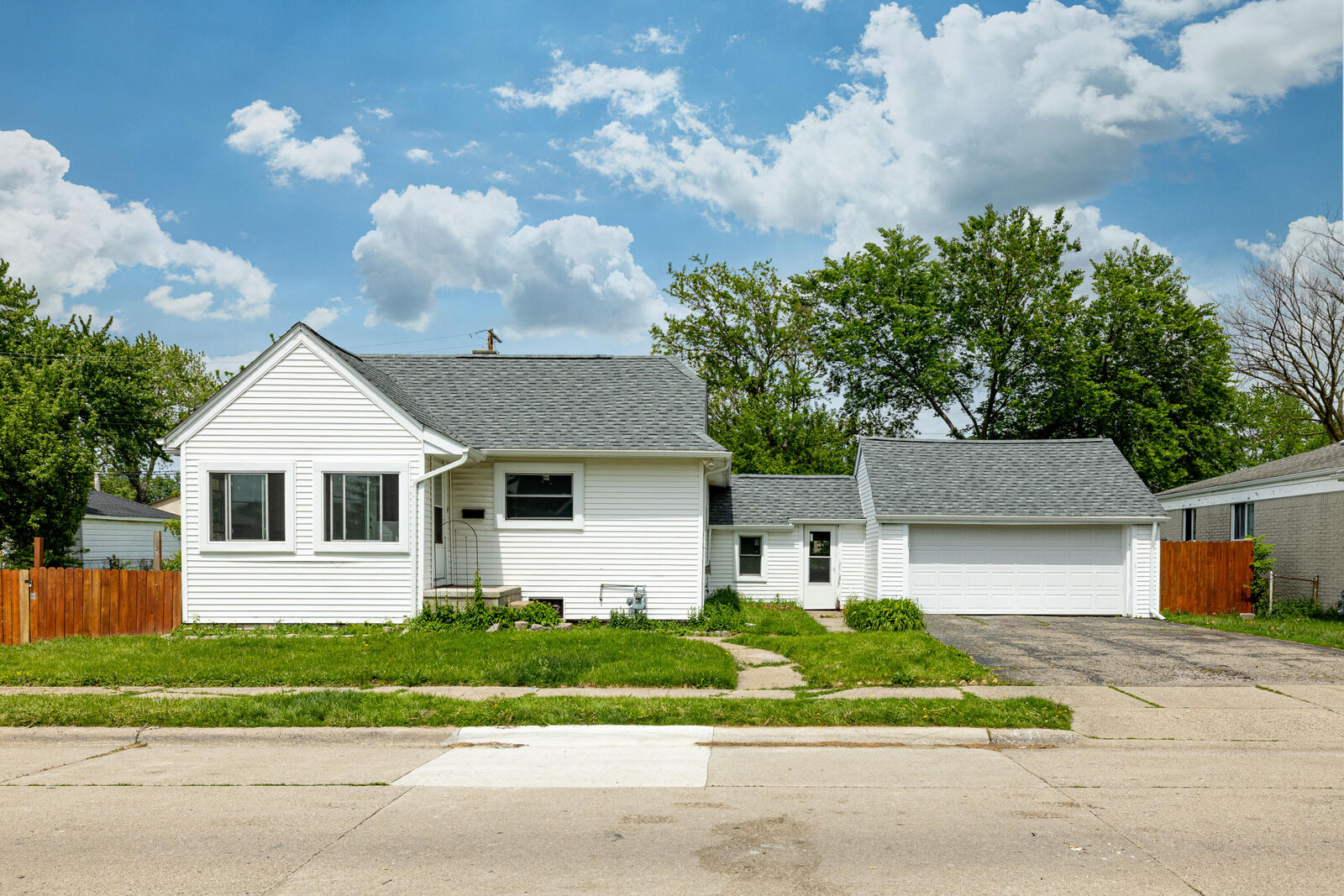 Property Photo:  1848 Anne Avenue  MI 48146 