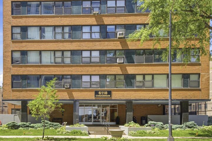 Property Photo:  6118 N Sheridan Road 506  IL 60660 