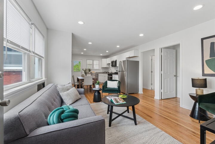 Property Photo: 6969 N Ashland Boulevard 304 IL 60626