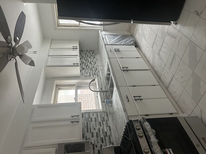 Property Photo:  