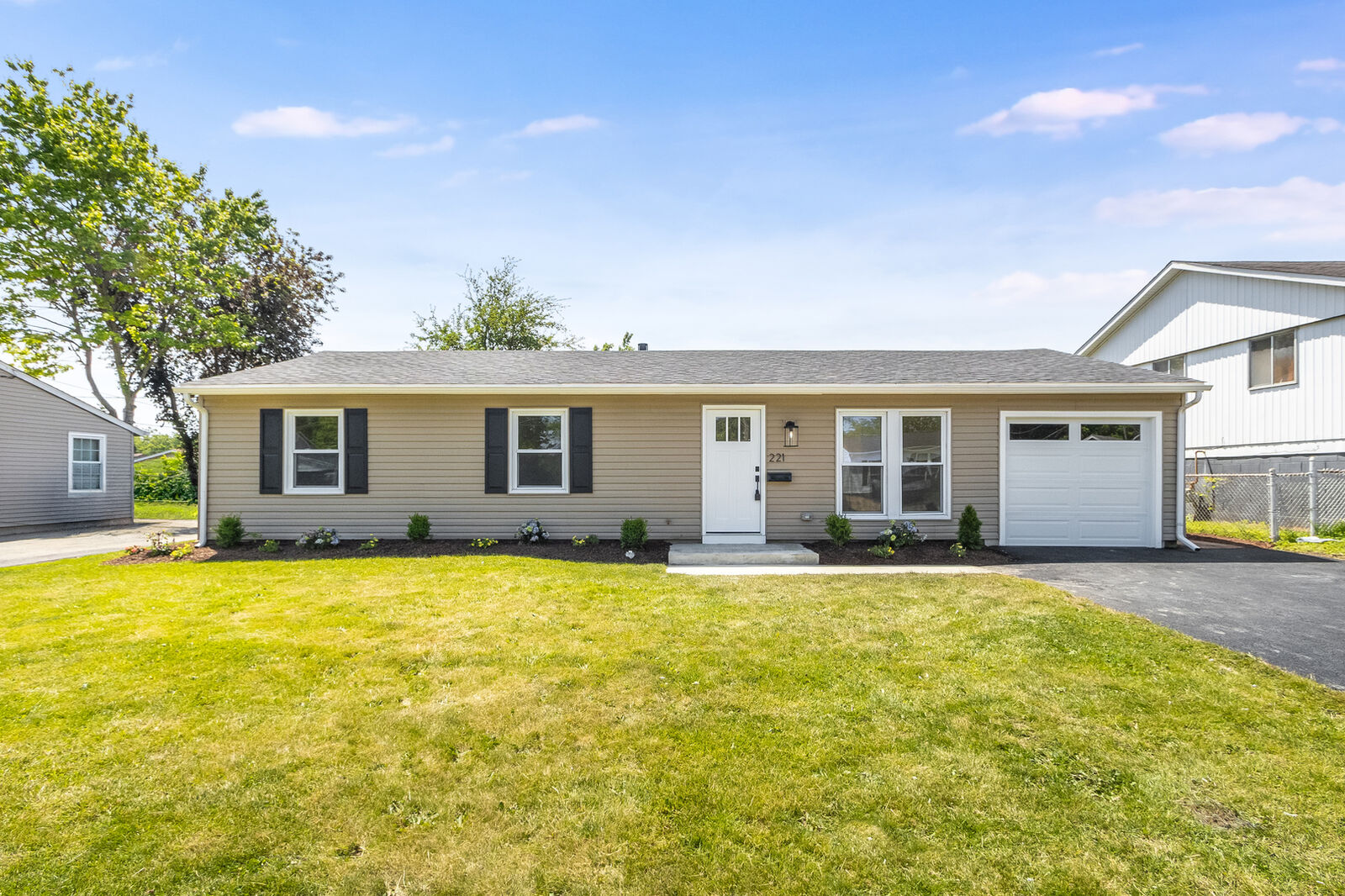 Property Photo: 221 Gordon Avenue IL 60446
