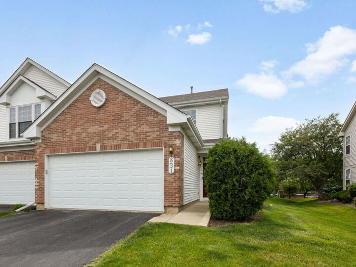 Property Photo:  831 Stuarts Drive 831  IL 60174 