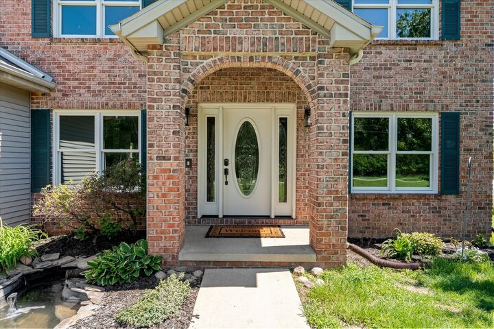 Property Photo:  302 County Road 2650 N  IL 61853 