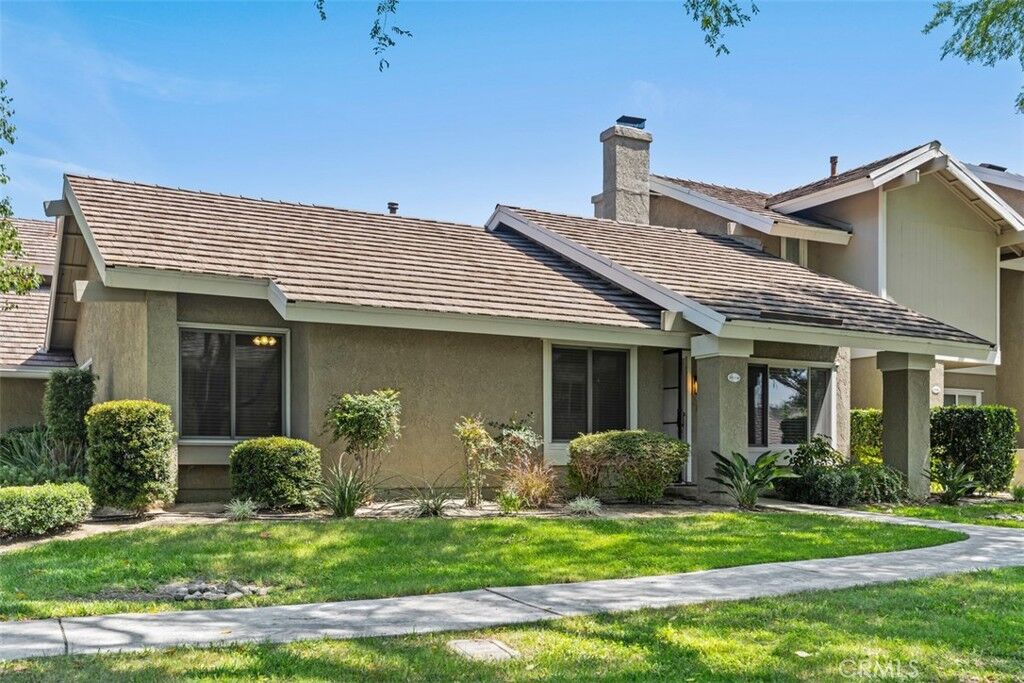 Property Photo:  21106 Via Rincon  CA 92887 