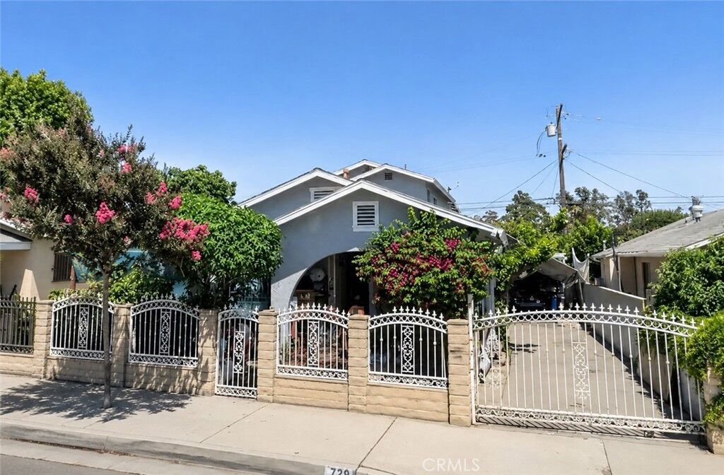 Property Photo:  730 N Eastern Ave  CA 90022 