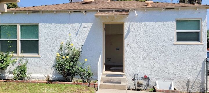 Property Photo: 559 E Providencia CA 91501