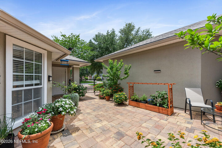 Property Photo:  1015 Green Pine Circle  FL 32065 