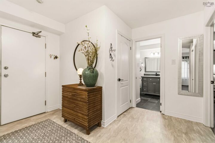 4 41 Moirs Mill Road — photo 1