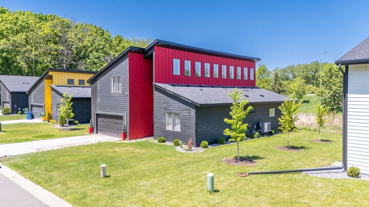 Property Photo:  1021 Gardner Street E  MN 55391 