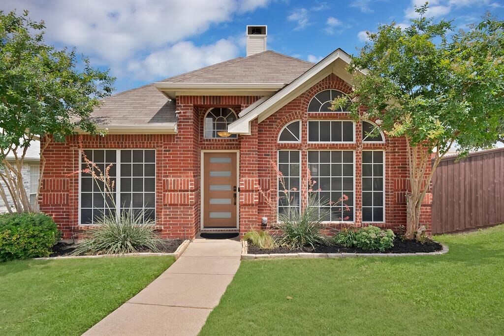 Property Photo: 1348 Dallshan Drive TX 75007