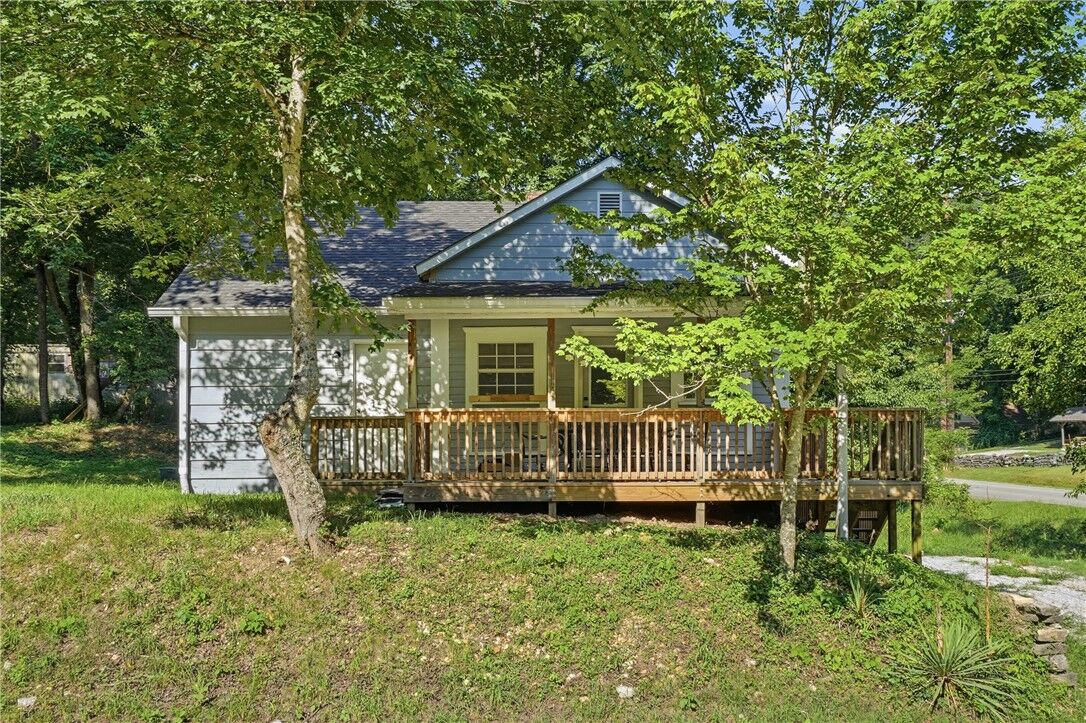 Property Photo:  2 Fuller Street  AR 72632 