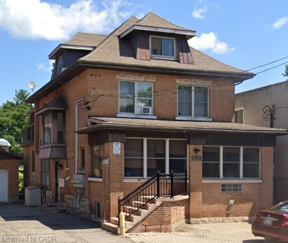 Property Photo: 947 Main Street E 7 ON L8M 1M9
