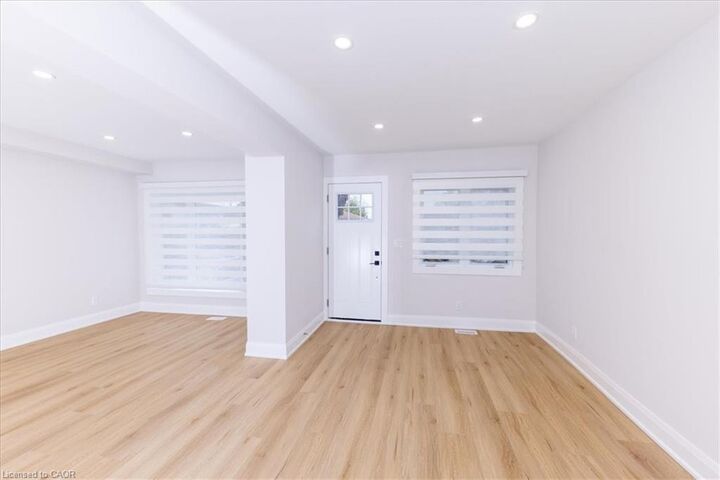 Property Photo:  149 Ivon Avenue  ON L8H 5S7 