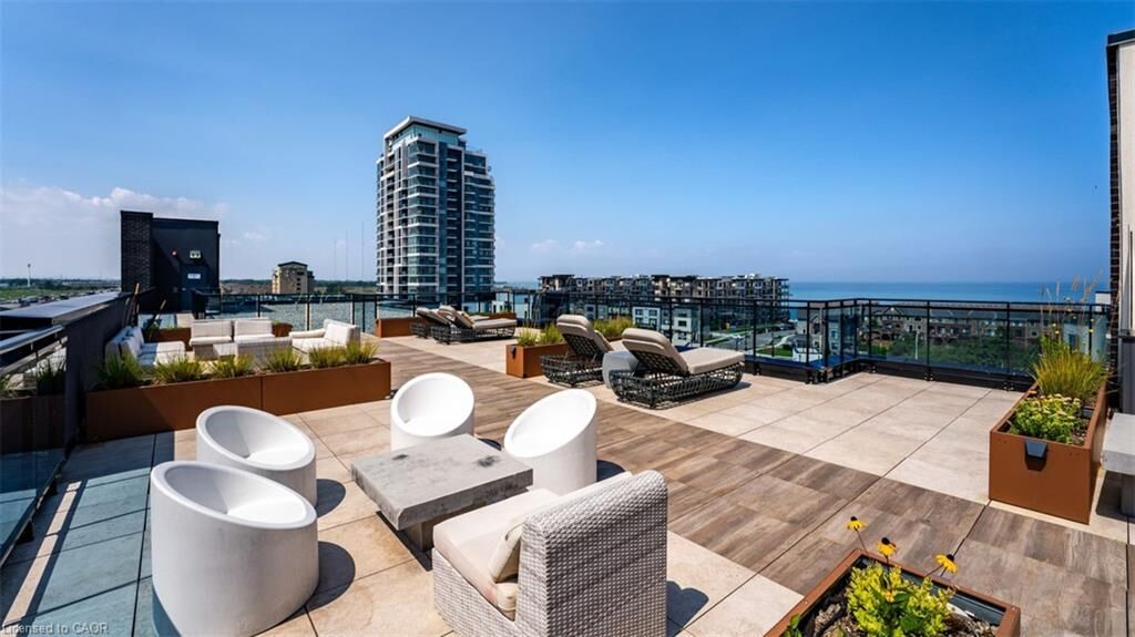 Property Photo:  10 Concord Place 213  ON L3M 0G6 