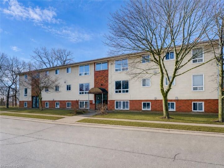 Property Photo: 119 Cedar Street S 15 ON N2G 3L6