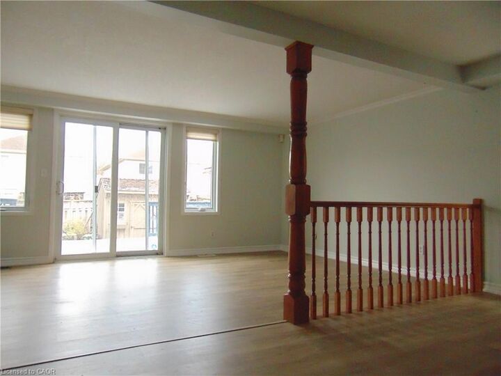Property Photo:  90 Bridlewreath Street Upper Unit  ON N2E 3V6 