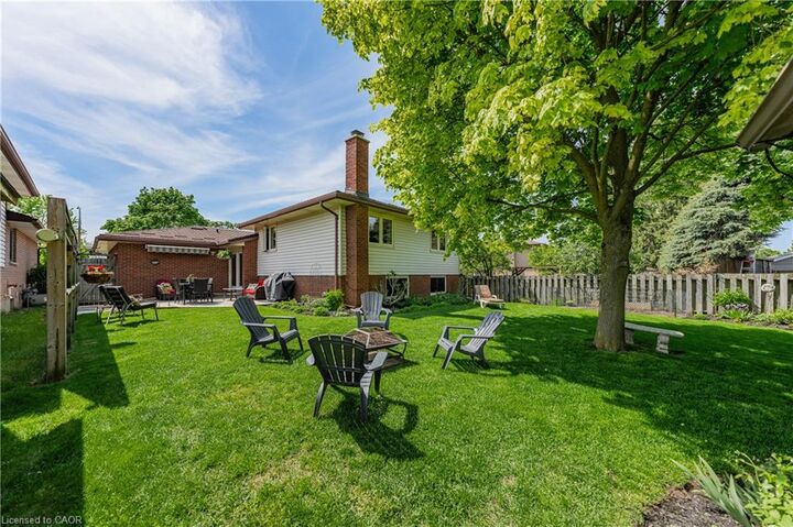Property Photo: 35 Countryside Crescent ON N2E 2S8