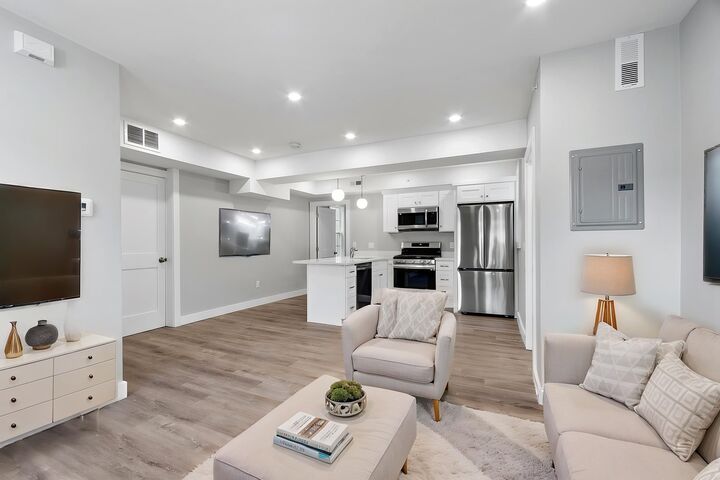 Property Photo:  80 South St 7  MA 01420 